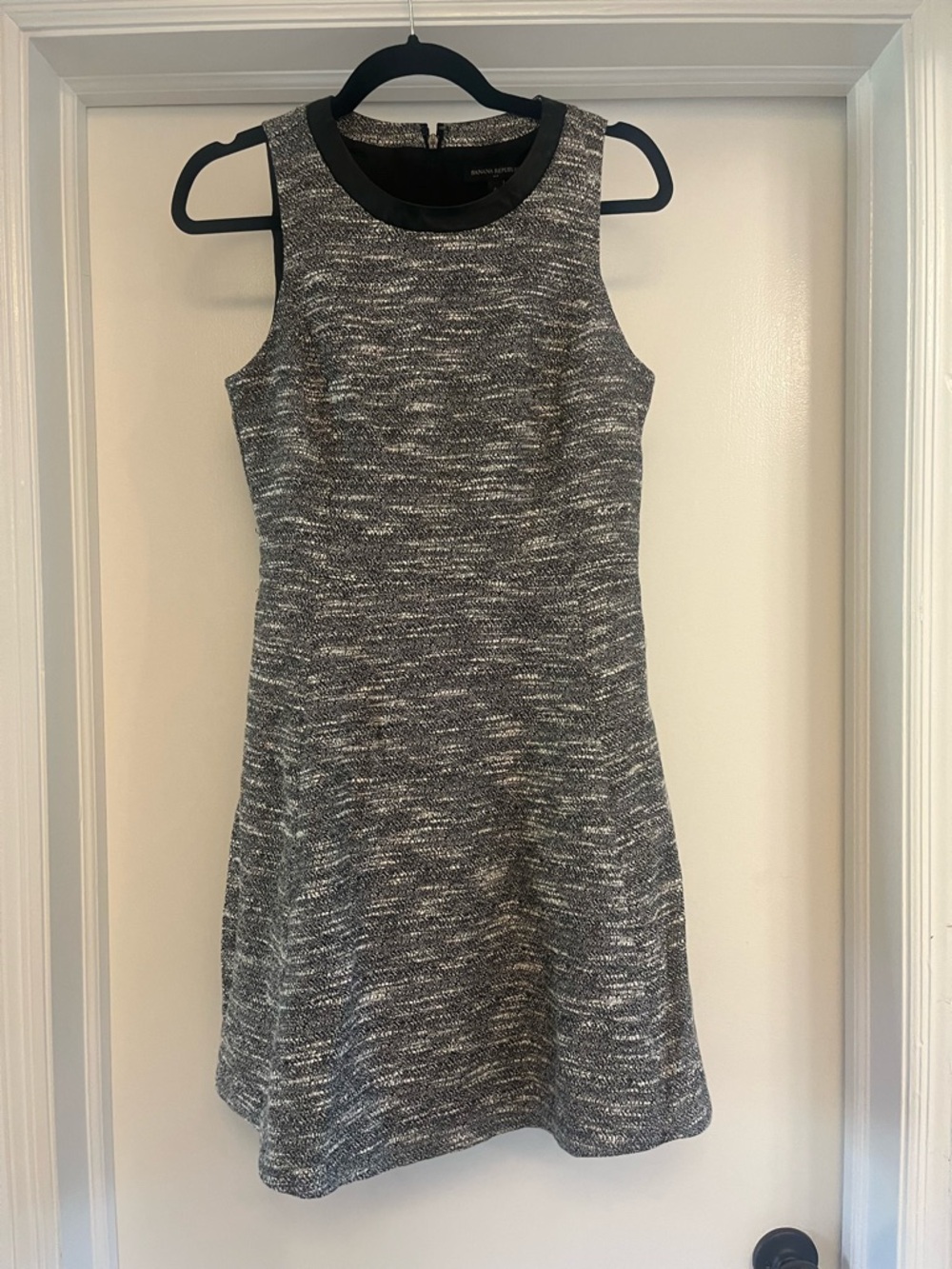 Banana Republic - Tweed Sleeveless Dress w/ Leather Trim - black/white - size 4